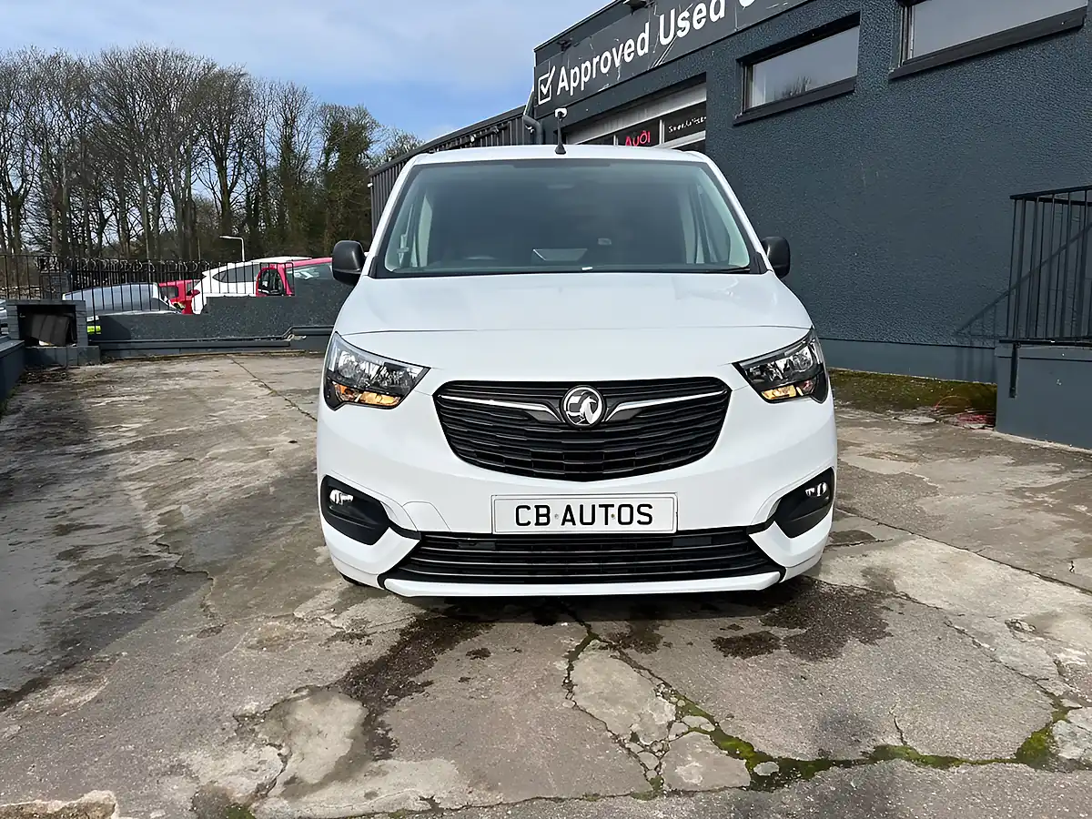 Used 2022 Vauxhall Combo Sportive White - Interior and Exterior details 2