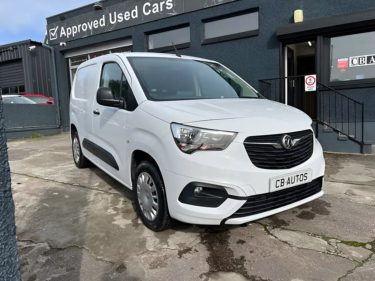 Used 2022 Vauxhall Combo Sportive White - Interior and Exterior details 3