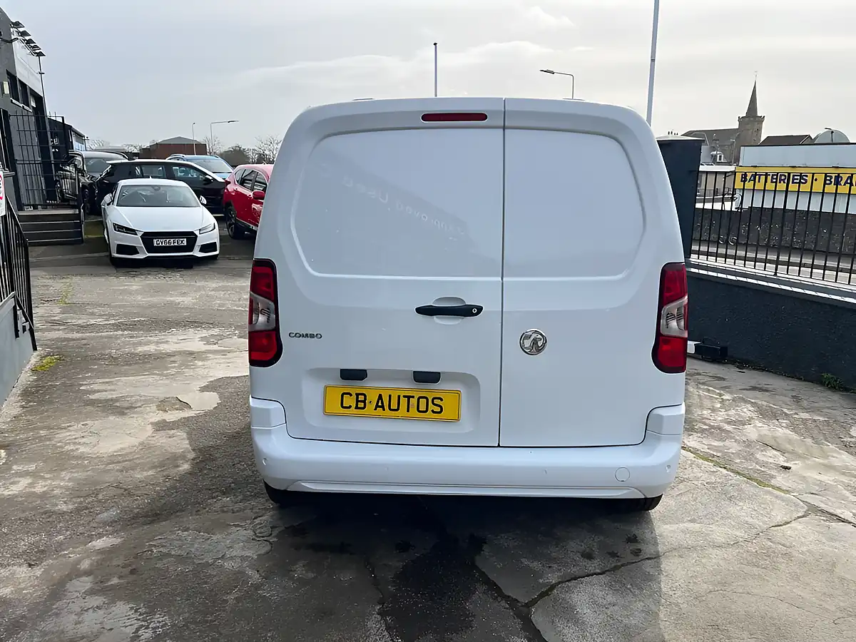 Used 2022 Vauxhall Combo Sportive White - Interior and Exterior details 6
