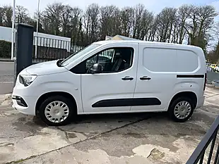 Used 2022 Vauxhall Combo Sportive White - Interior and Exterior details 8