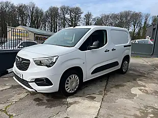 Used 2022 Vauxhall Combo Sportive White - Interior and Exterior details 9