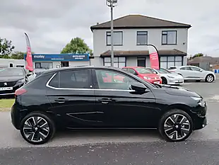 Used 2022 Vauxhall Corsa Electric Elite Premium Diamond Black - Interior and Exterior details 8