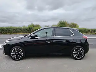 Used 2022 Vauxhall Corsa Electric Elite Premium Diamond Black - Interior and Exterior details 9