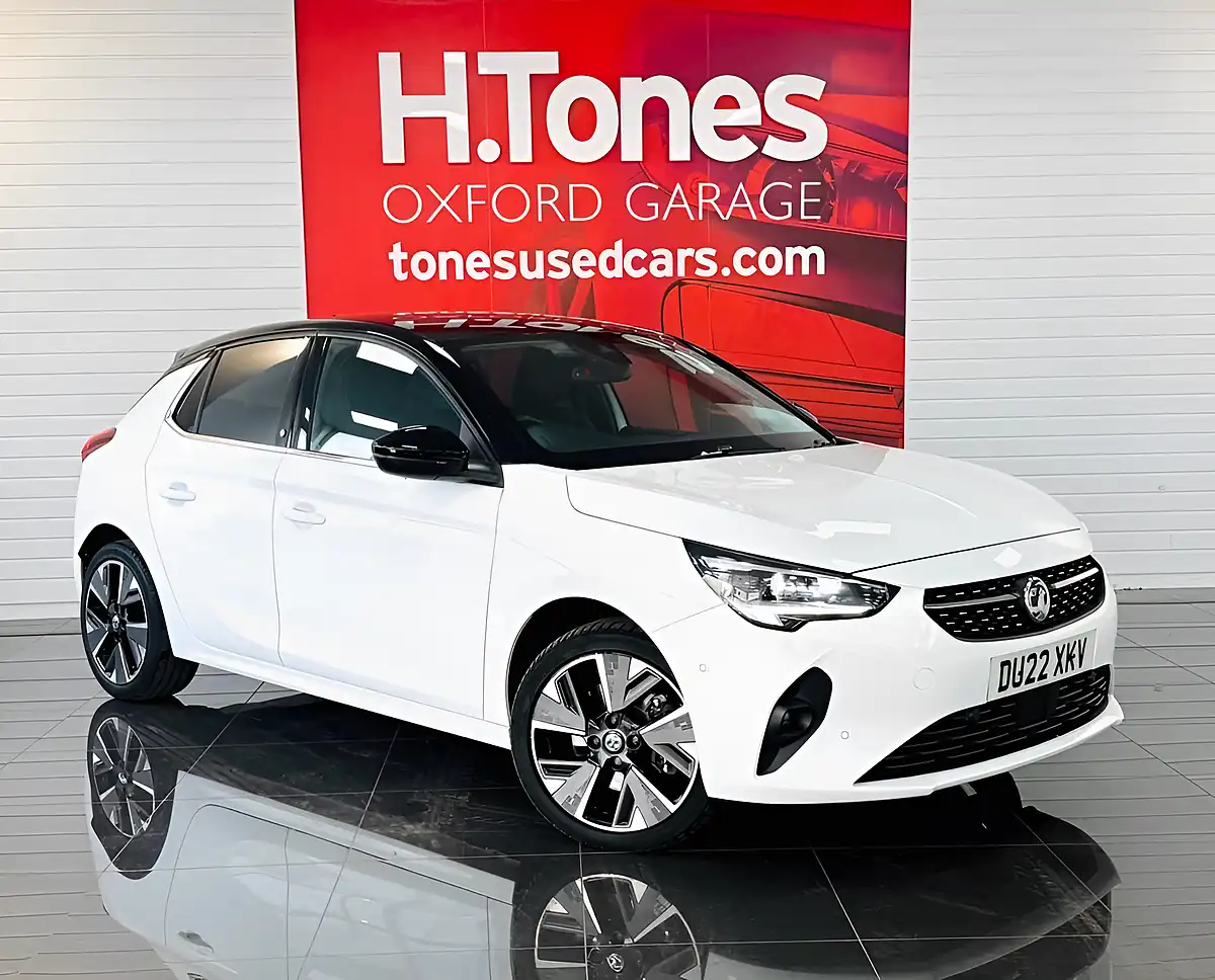 Used 2022 Vauxhall Corsa Electric Elite Premium White - Front View