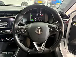Used 2022 Vauxhall Corsa Electric Elite Premium White - Interior and Exterior details 15