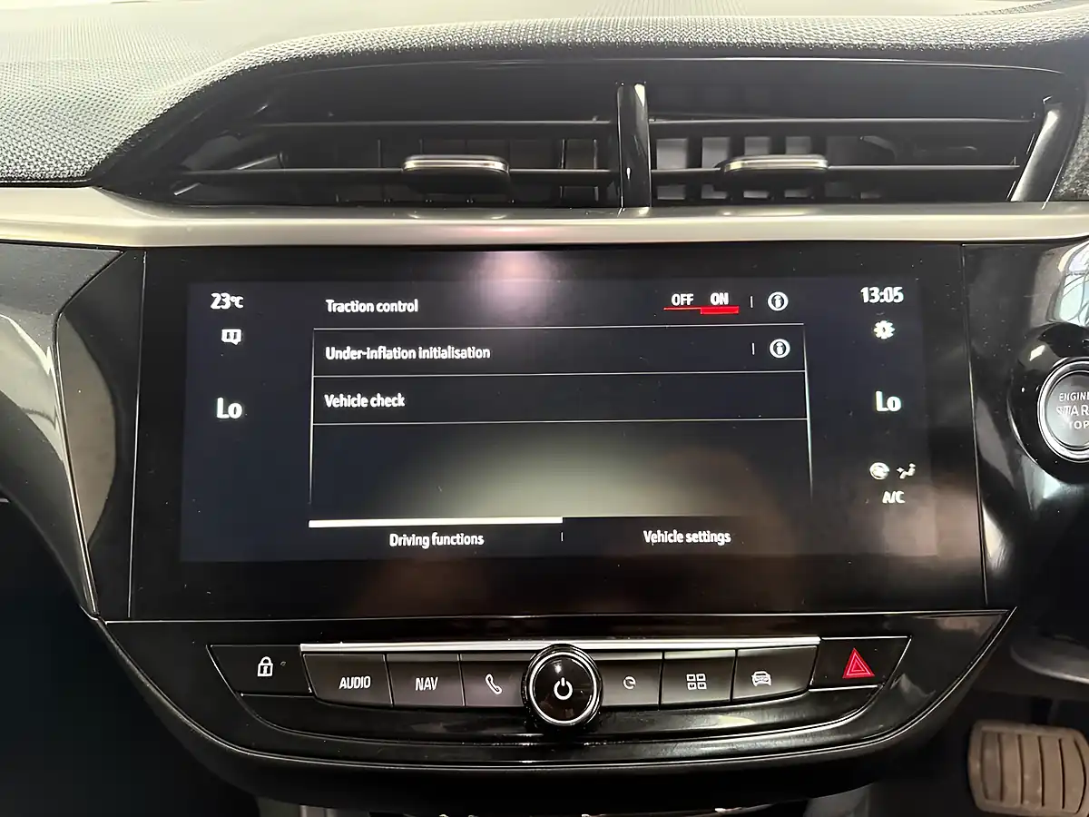 Used 2022 Vauxhall Corsa Electric Elite Premium White - Interior and Exterior details 18