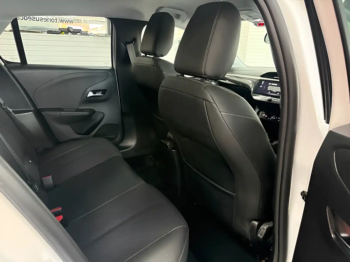 Used 2022 Vauxhall Corsa Electric Elite Premium White - Interior and Exterior details 4