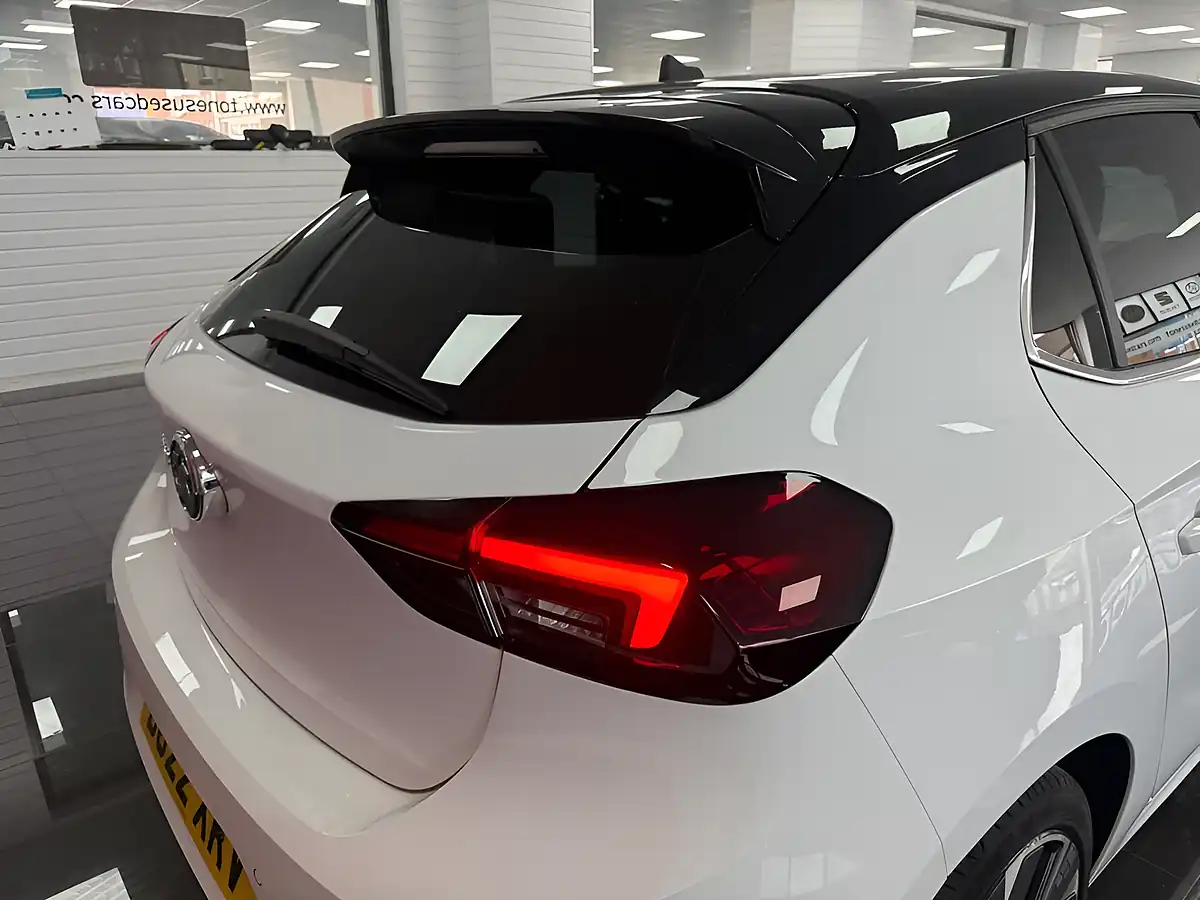 Used 2022 Vauxhall Corsa Electric Elite Premium White - Interior and Exterior details 7