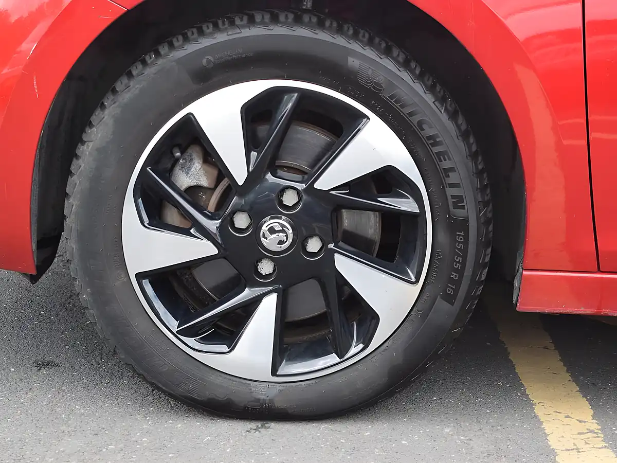 Used 2022 Vauxhall Corsa Electric Se Premium Red - Interior and Exterior details 11