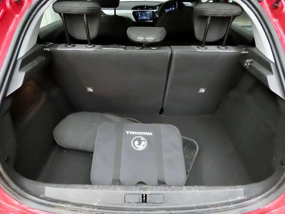 Used 2022 Vauxhall Corsa Electric Se Premium Red - Interior and Exterior details 8