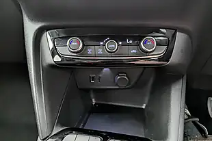 Used 2022 Vauxhall Corsa Electric Se Premium Voltaic Blue - Interior and Exterior details 15