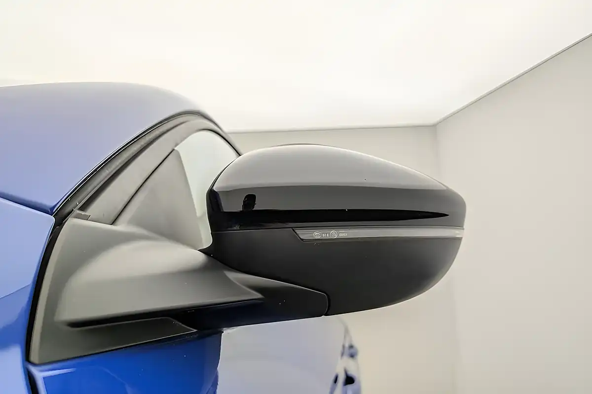Used 2022 Vauxhall Corsa Electric Se Premium Voltaic Blue - Interior and Exterior details 16