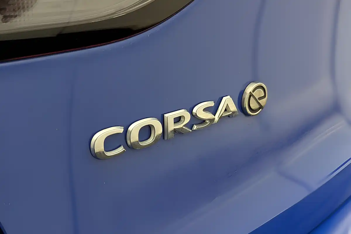 Used 2022 Vauxhall Corsa Electric Se Premium Voltaic Blue - Interior and Exterior details 17