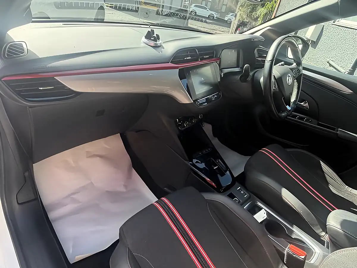 Used 2022 Vauxhall Corsa Electric Sri Premium White - Interior and Exterior details 12