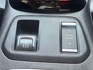 Used 2022 Vauxhall Corsa Electric Sri Premium White - Interior and Exterior details 18