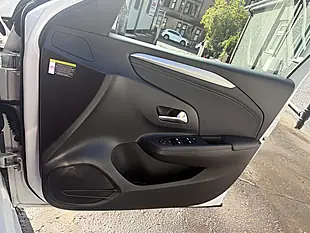 Used 2022 Vauxhall Corsa Electric Sri Premium White - Interior and Exterior details 19