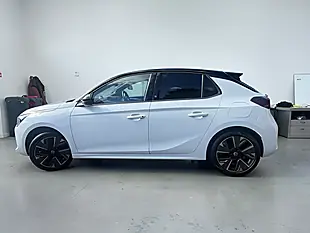 Used 2022 Vauxhall Corsa Electric Sri Premium White - Interior and Exterior details 6