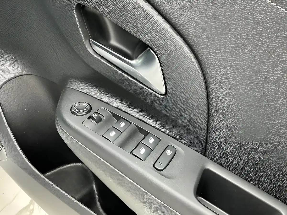 Used 2022 Vauxhall Corsa Elite Edition Jade White - Interior and Exterior details 18