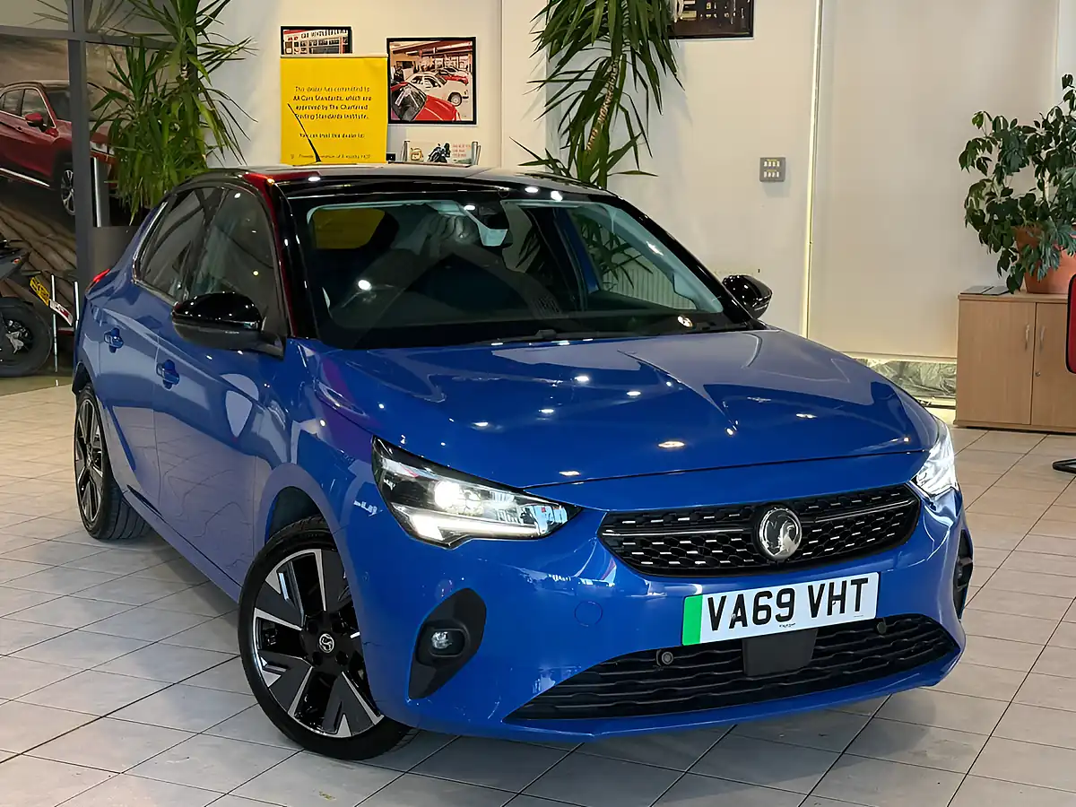 Used 2022 Vauxhall Corsa Hybrid Tech Blue - Front View