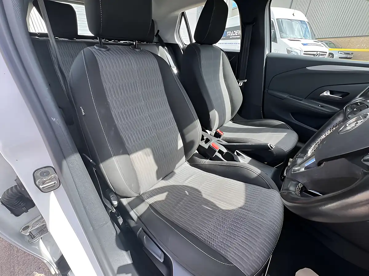 Used 2022 Vauxhall Corsa Se Edition Jade White - Interior and Exterior details 13