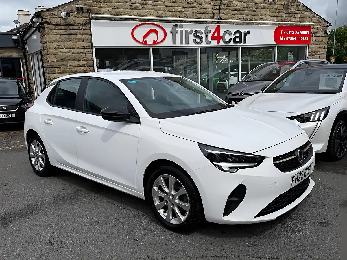 Used 2022 Vauxhall Corsa Se Edition White - Front View