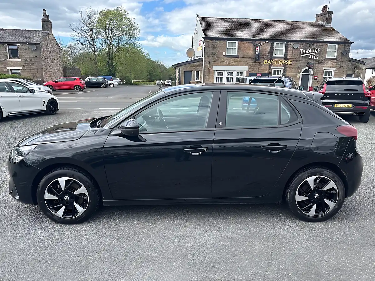 Used 2022 Vauxhall Corsa Se Premium Diamond Black - Interior and Exterior details 7