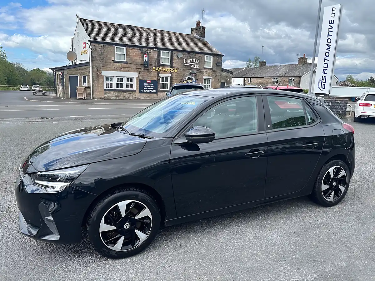 Used 2022 Vauxhall Corsa Se Premium Diamond Black - Interior and Exterior details 8