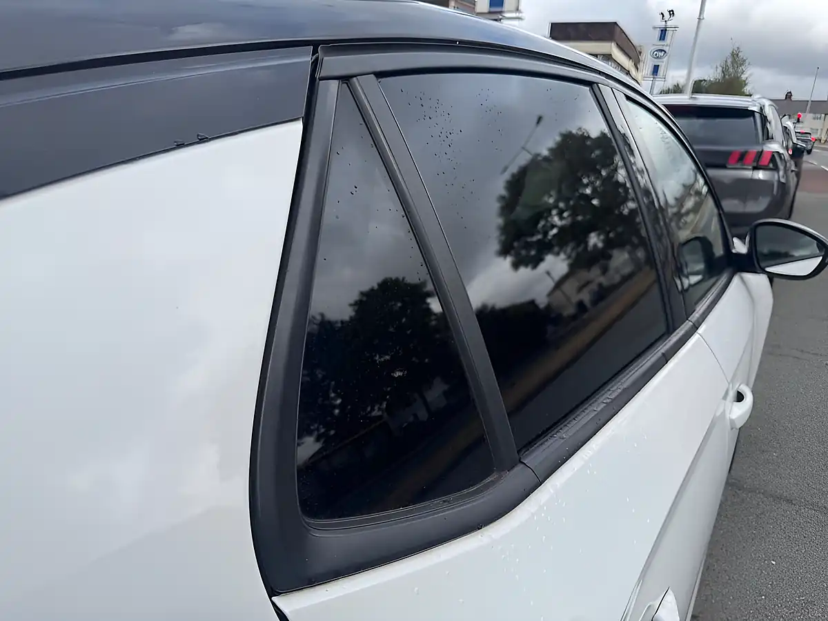 Used 2022 Vauxhall Corsa Sri Edition White - Interior and Exterior details 11