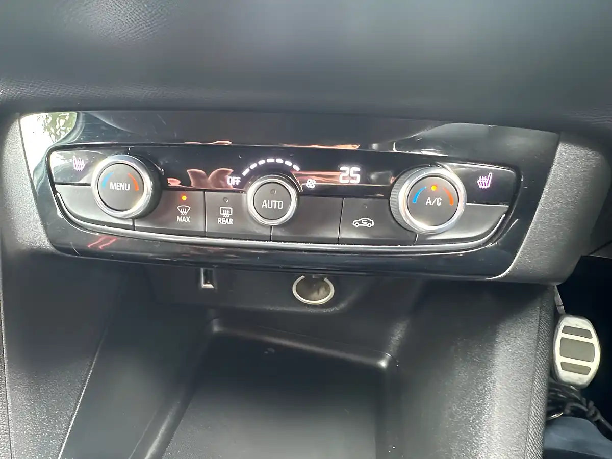 Used 2022 Vauxhall Corsa Sri Edition White - Interior and Exterior details 18