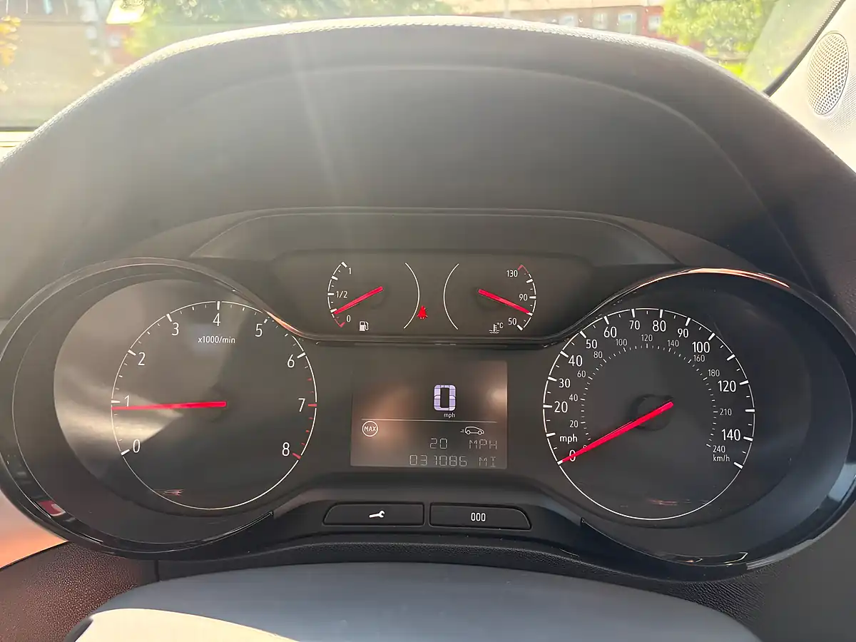Used 2022 Vauxhall Crossland Design Black - Interior and Exterior details 13