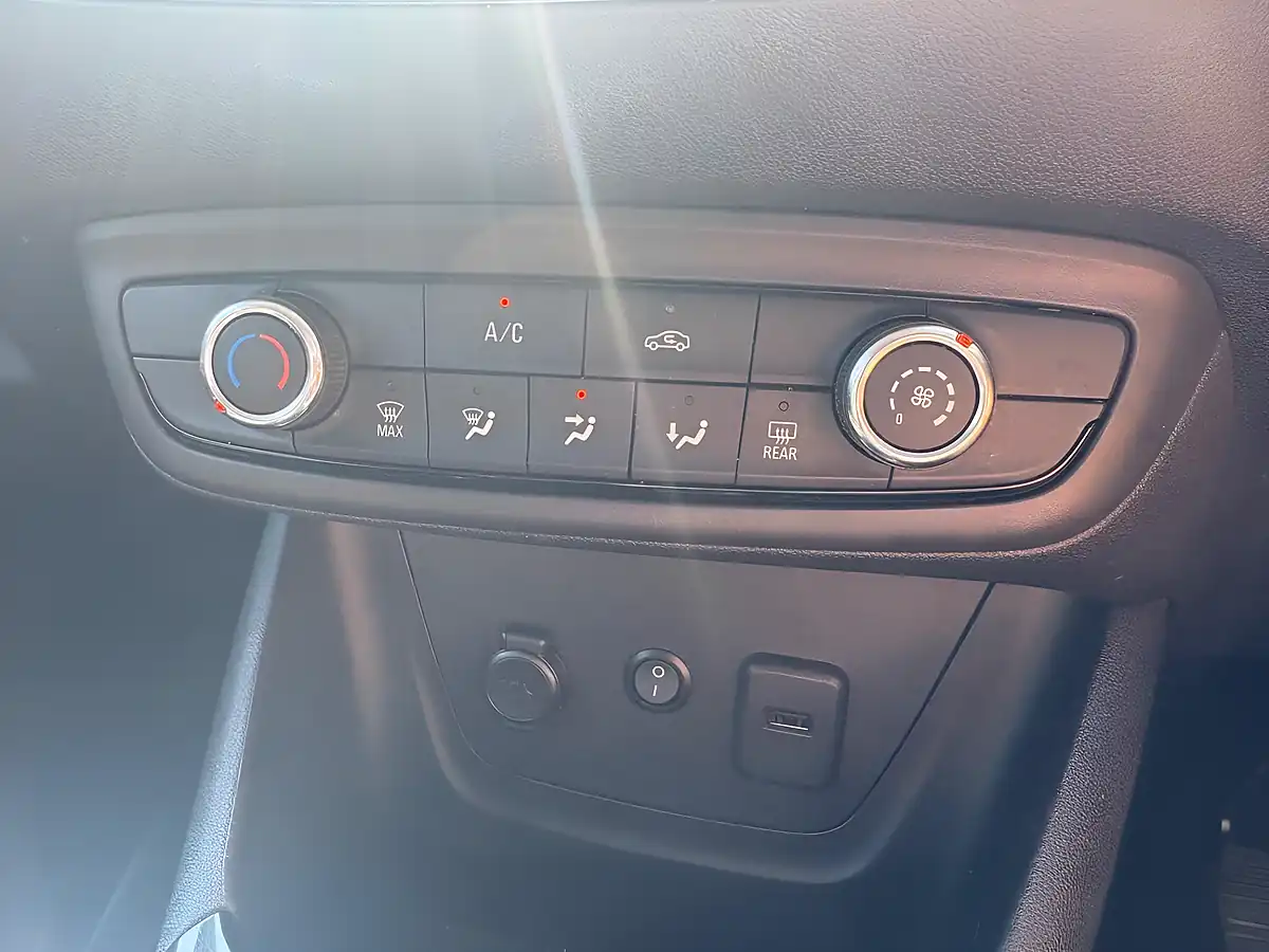 Used 2022 Vauxhall Crossland Design Black - Interior and Exterior details 16