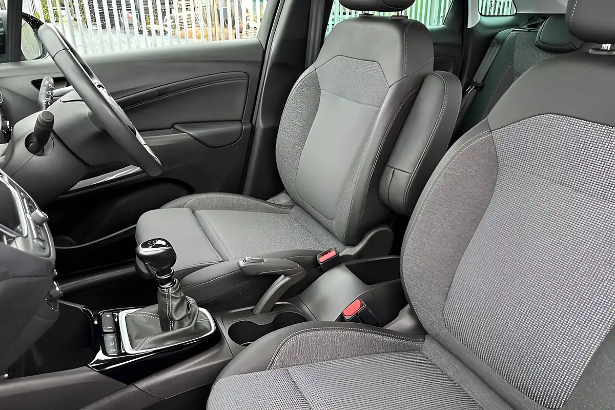 Used 2022 Vauxhall Crossland Elite Edition Grey - Interior and Exterior details 11
