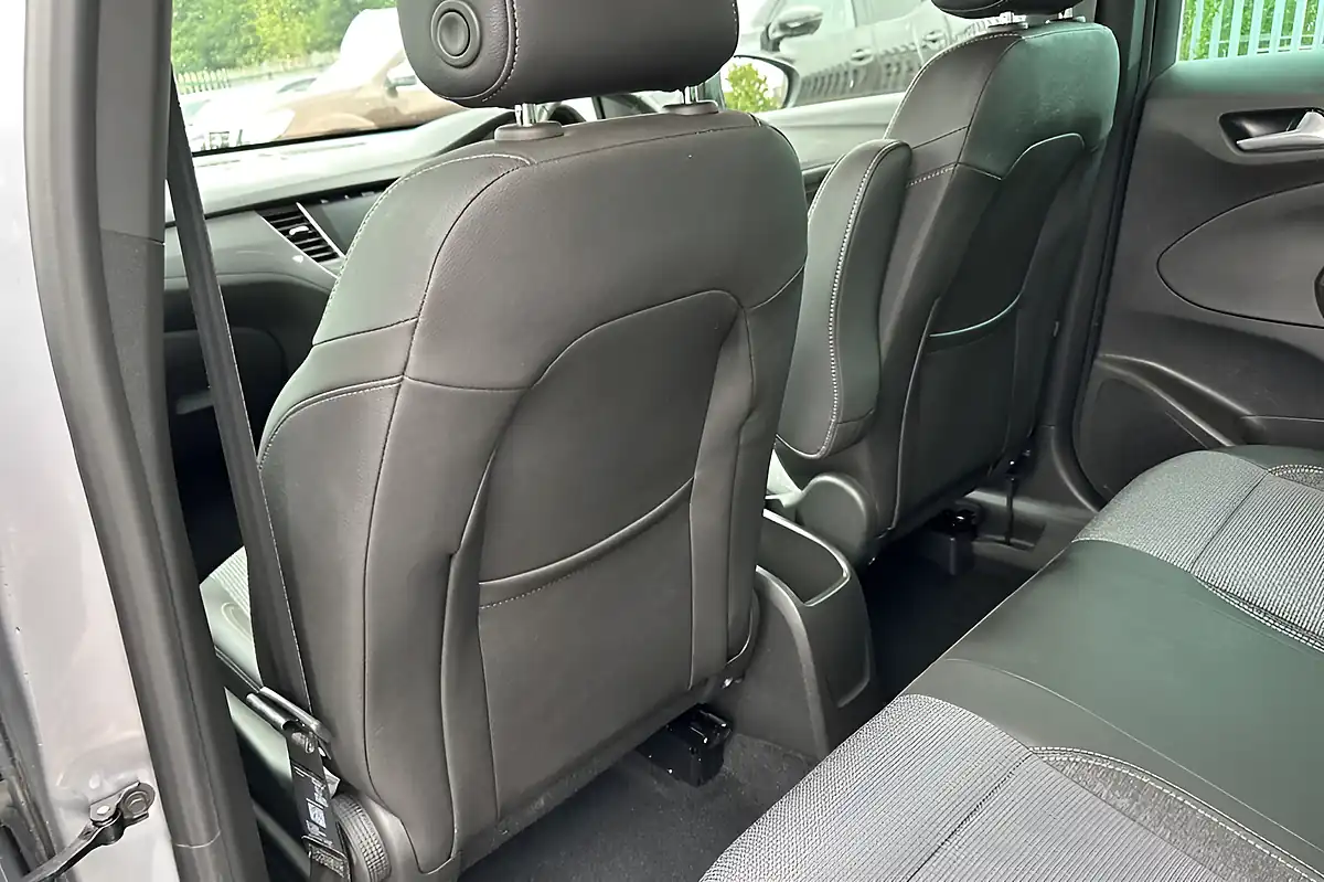 Used 2022 Vauxhall Crossland Elite Edition Grey - Interior and Exterior details 15
