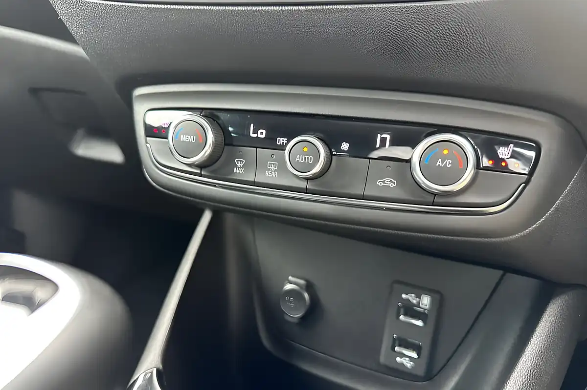 Used 2022 Vauxhall Crossland Elite Edition Grey - Interior and Exterior details 20