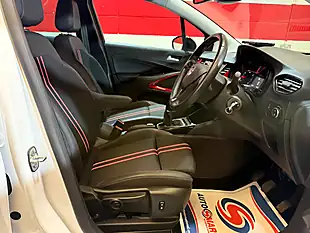 Used 2022 Vauxhall Crossland Gs Line White - Interior and Exterior details 11