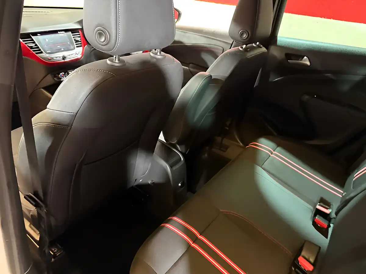 Used 2022 Vauxhall Crossland Gs Line White - Interior and Exterior details 12