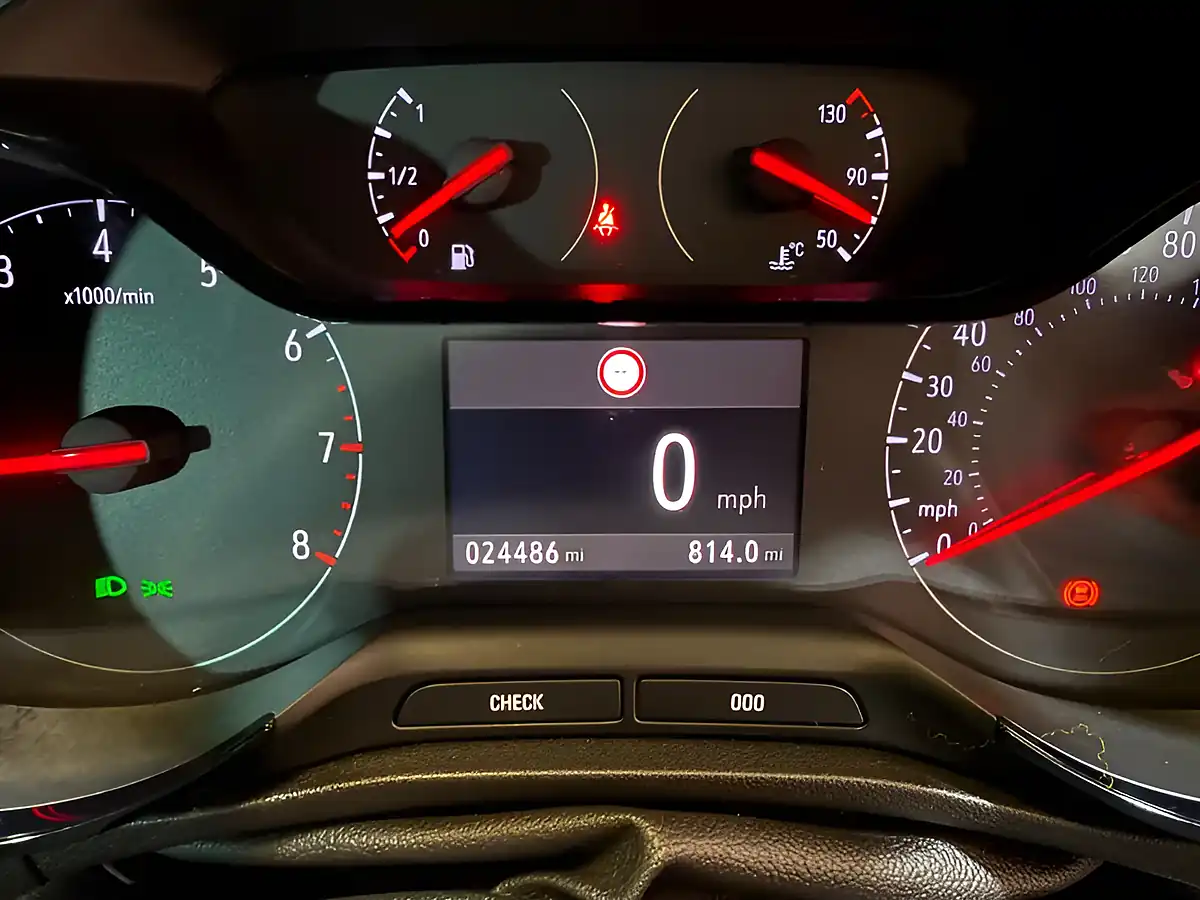 Used 2022 Vauxhall Crossland Gs Line White - Interior and Exterior details 17