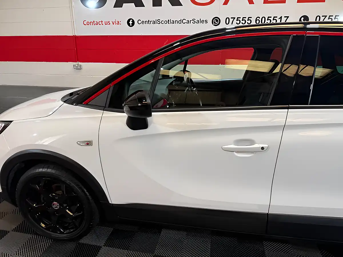 Used 2022 Vauxhall Crossland Gs Line White - Interior and Exterior details 4