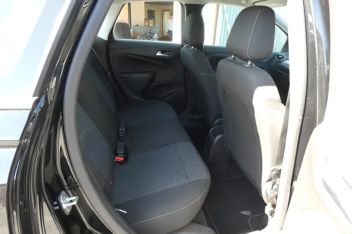 Used 2022 Vauxhall Crossland Se Edition Black - Interior and Exterior details 12