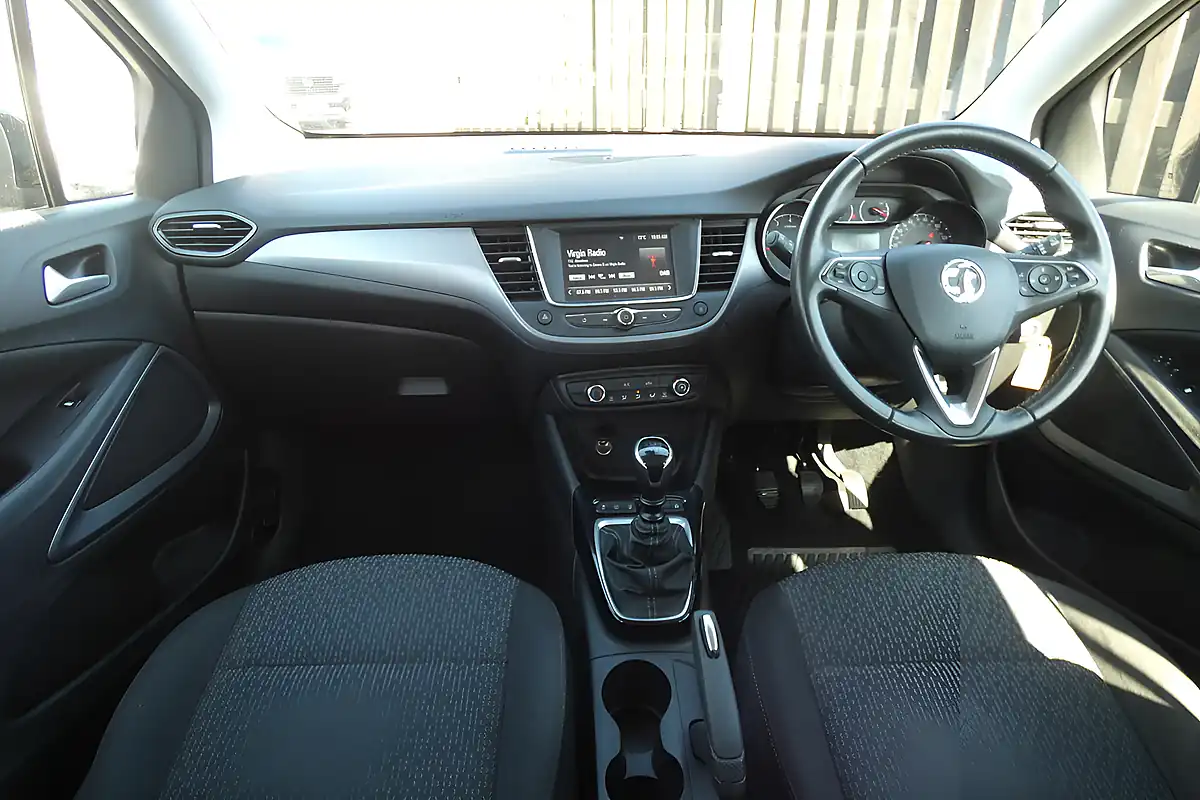Used 2022 Vauxhall Crossland Se Edition Black - Interior and Exterior details 8