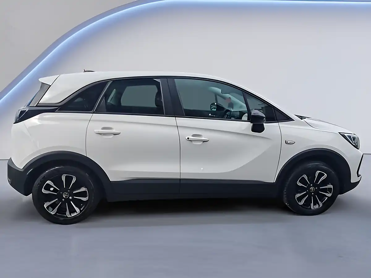Used 2022 Vauxhall Crossland Se Edition White - Interior and Exterior details 5