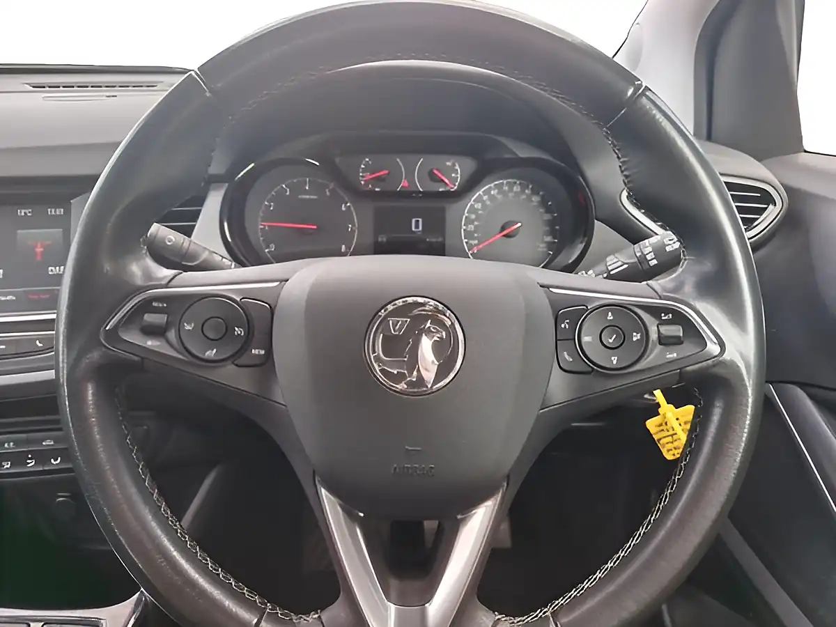 Used 2022 Vauxhall Crossland Se Edition White - Interior and Exterior details 9