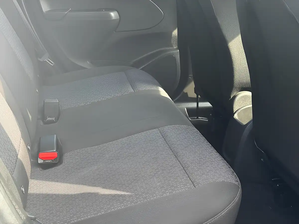 Used 2022 Vauxhall Crossland Se Edition White - Interior and Exterior details 12