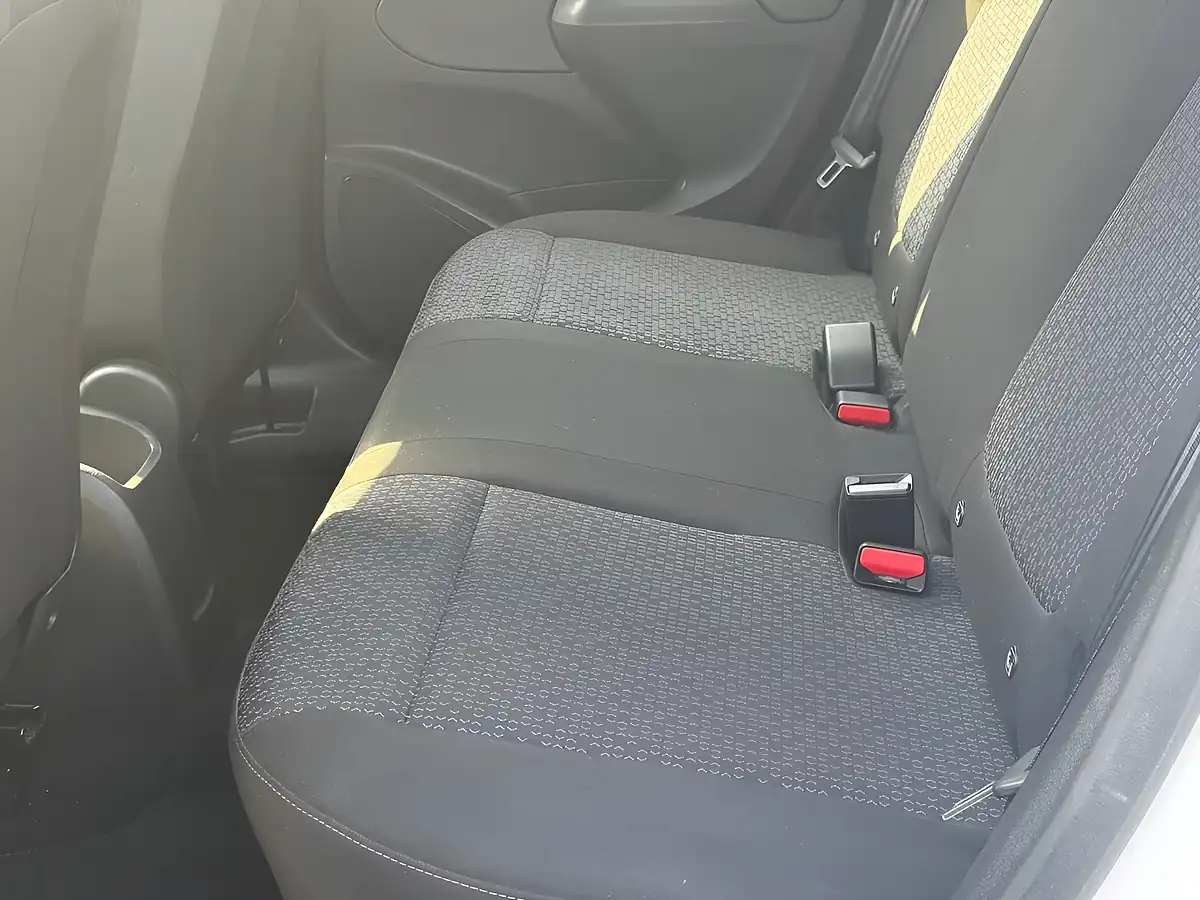 Used 2022 Vauxhall Crossland Se Edition White - Interior and Exterior details 18