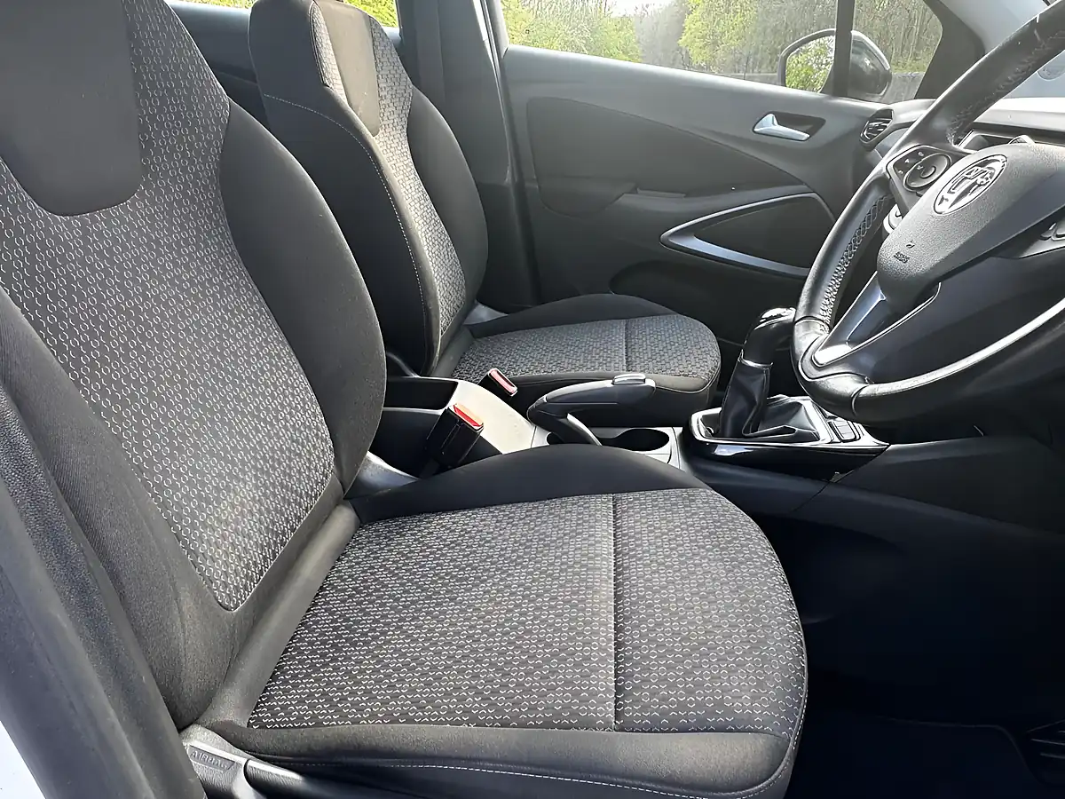 Used 2022 Vauxhall Crossland Se Edition White - Interior and Exterior details 6
