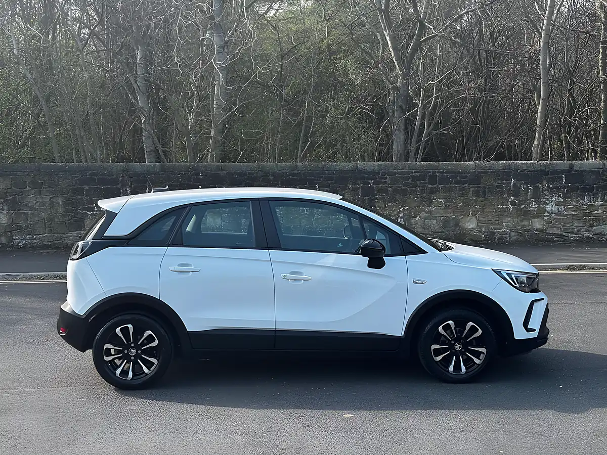 Used 2022 Vauxhall Crossland Se Edition White - Interior and Exterior details 7