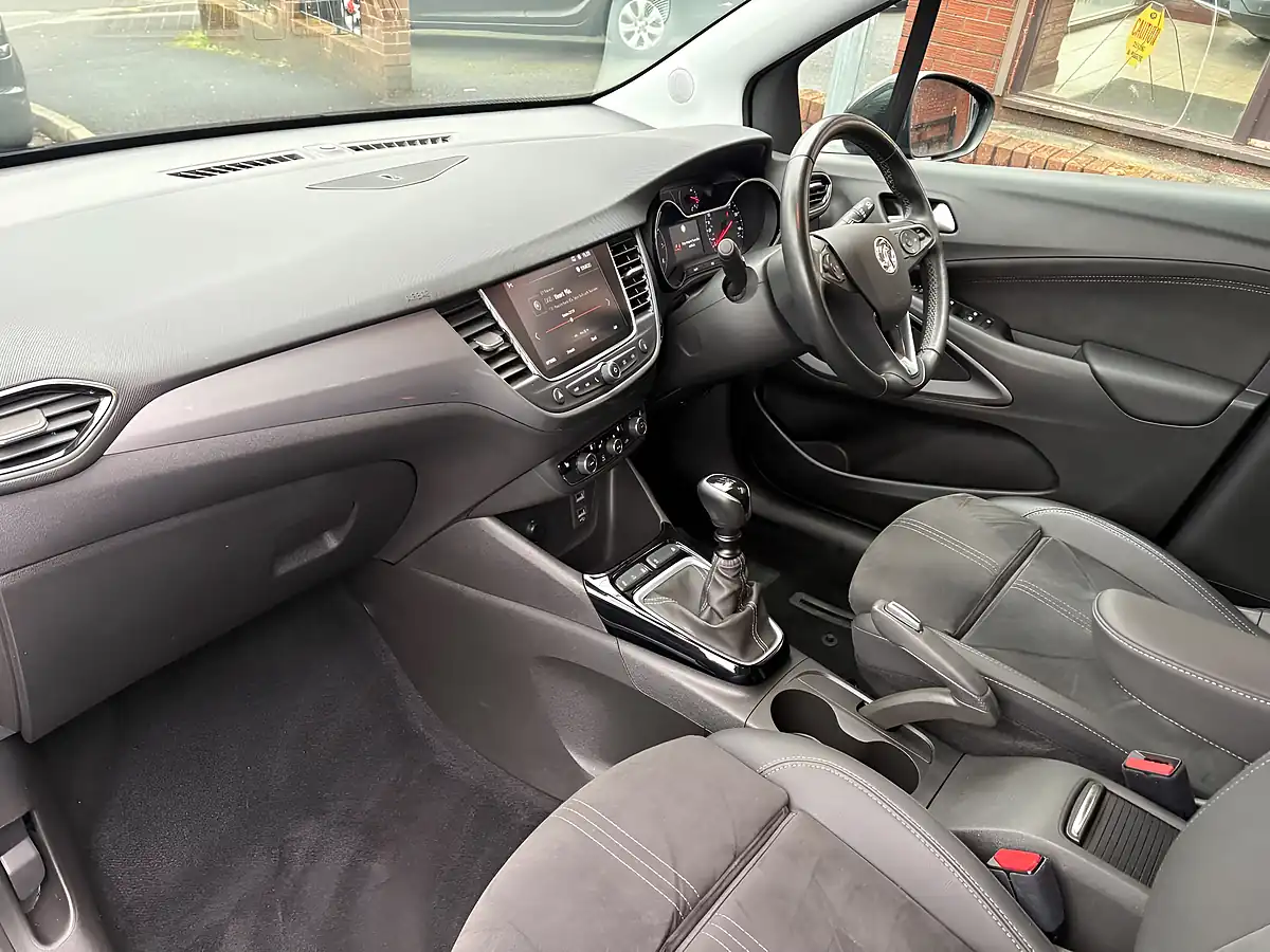 Used 2022 Vauxhall Crossland Ultimate Blue - Interior and Exterior details 12