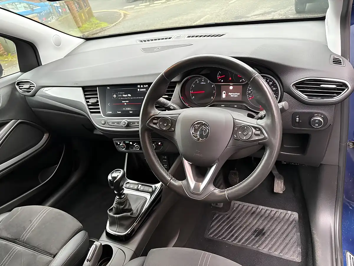Used 2022 Vauxhall Crossland Ultimate Blue - Interior and Exterior details 9