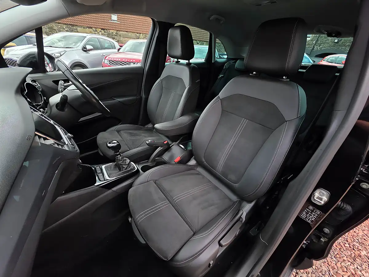 Used 2022 Vauxhall Crossland Ultimate Diamond Black Metallic - Interior and Exterior details 10