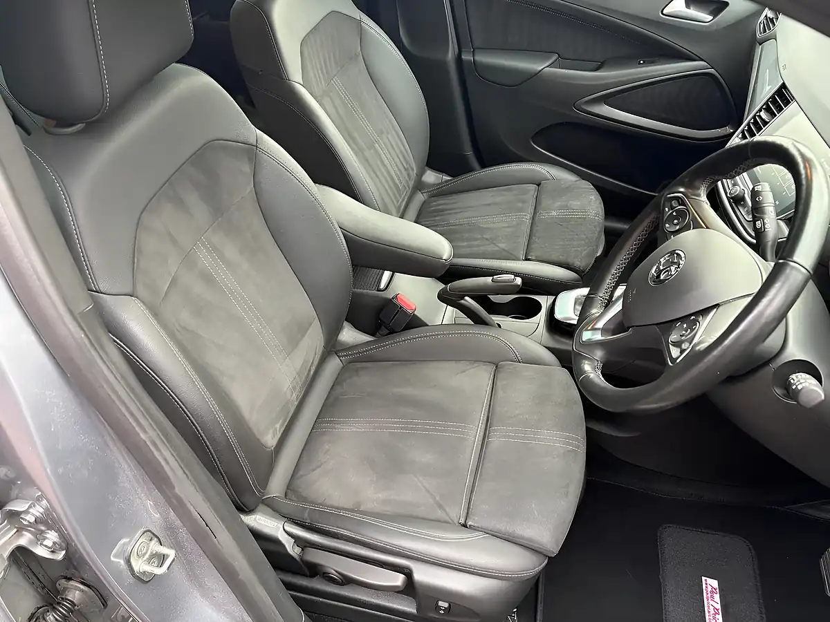 Used 2022 Vauxhall Crossland Ultimate Grey - Interior and Exterior details 10